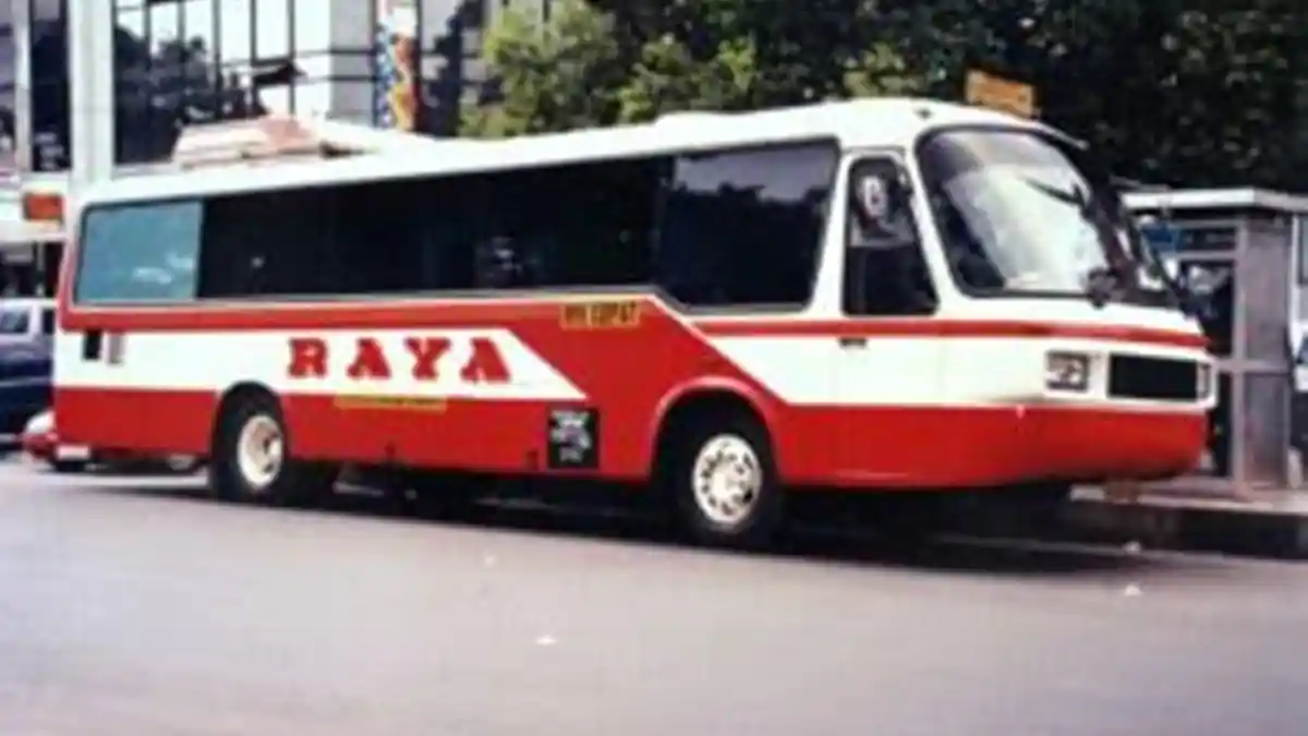 Pernahkan Anda Menumpangi Satu Diantara Delapan Bus Jadul Ini?