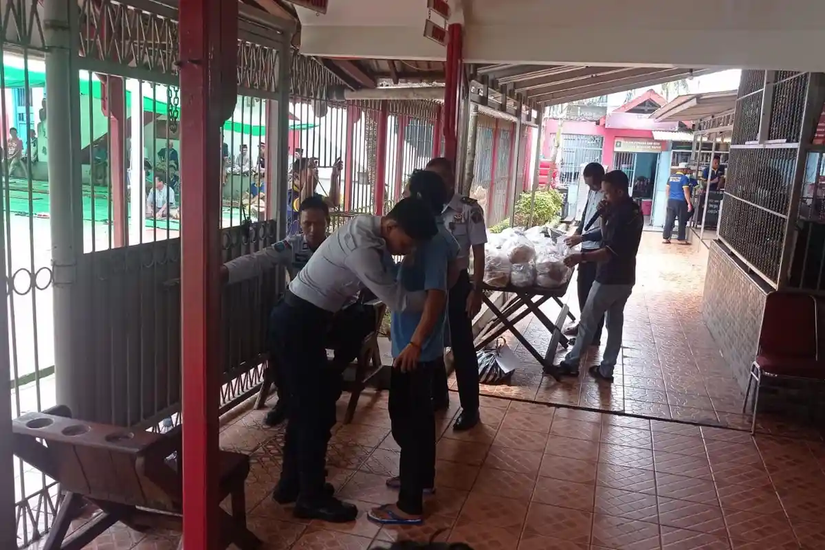 Kunjungan Tatap Muka di Lapas Tenggarong  Kukar,  WBP Haru Saat Bertemu Keluarga