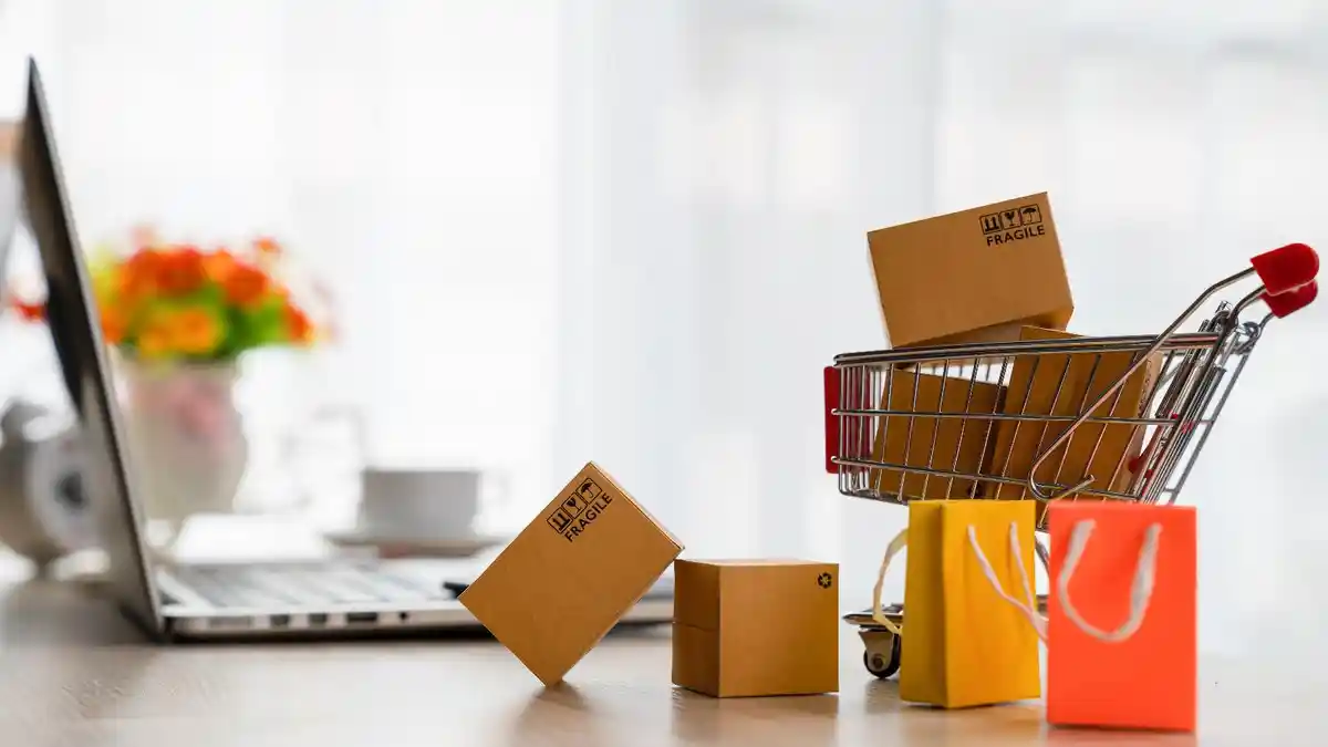 Industri E-Commerce Makin Kompetitif di Akhir 2023, Siapa Pilihan Utama Brand Lokal dan UMKM?