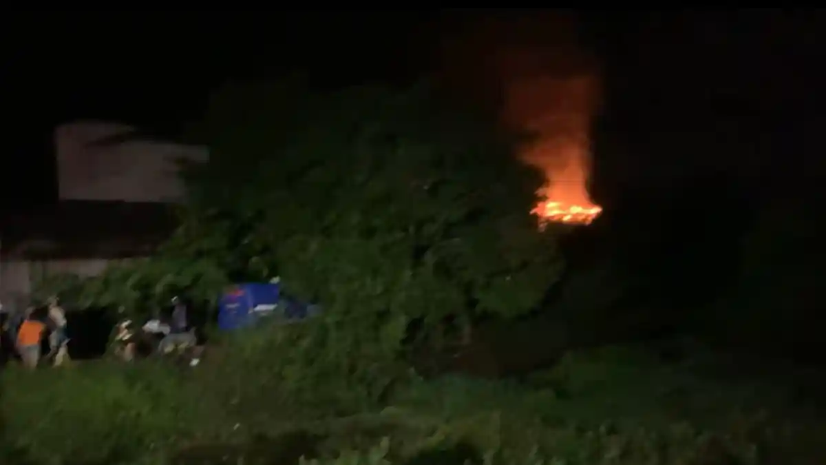 BREAKING NEWS, Api Bakar Bangunan Sarang Walet di Pahandut Seberang Palangkaraya