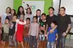 Ariel dan Sophia Latjuba Sambangi Yayasan Anak Penderita Kanker