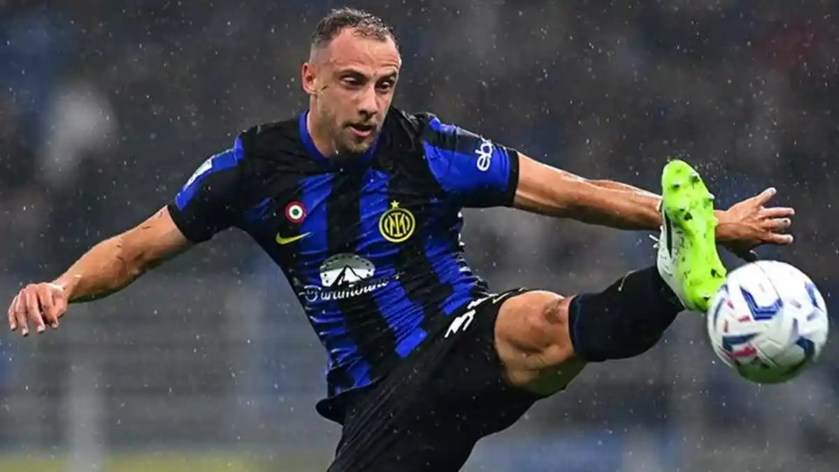Wingback Inter Milan Carlos Augusto Nyaris Gabung Timnas Italia, Sabar Demi Panggilan Brasil