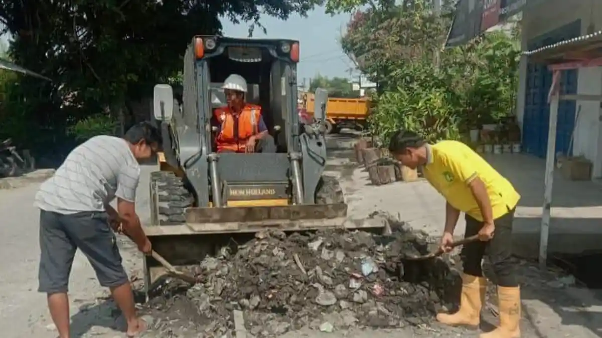 Secara Bertahap Dinas PU Kota Medan Lakukan Perbaikan di Seluruh Jalan dan Drainase