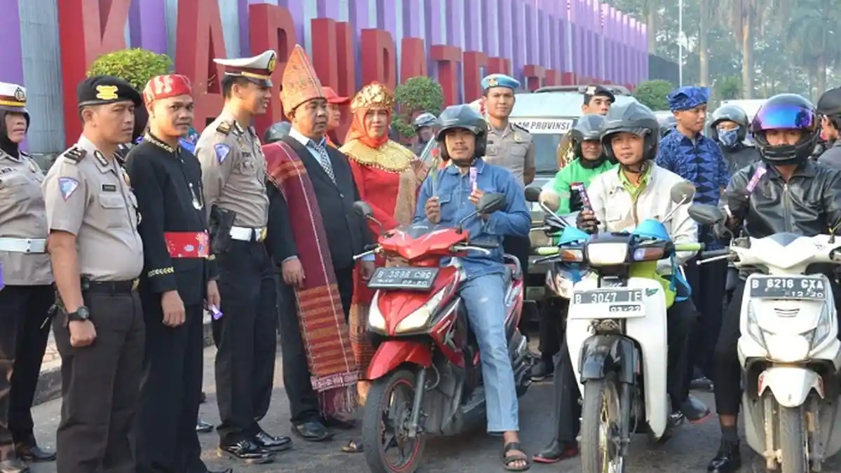 Cegat Pengendara di Tengah Jalan, Polisi Tangerang Hari Ini Tampil Beda