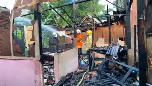Dua-rumah-terbakar-bondowoso.jpg