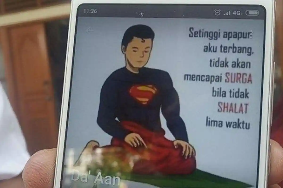 Viral Superman Bersarung, Setinggi Apa Pun Terbang Tak Akan Sampi Surga Bila Tak Salat 5 Waktu