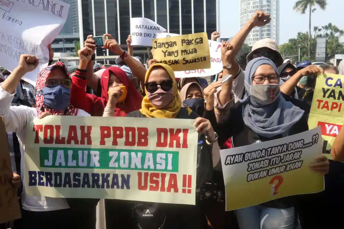 Sekolah Piagam Sebagai Solusi Kekisruhan PPDB