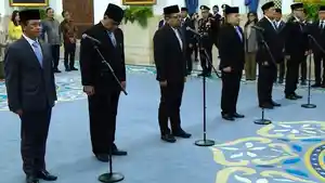 Enam-pejabat-yang-dilantik-Prabowo-dalam-reshufle-pada-Senin-27-April-2026.jpg