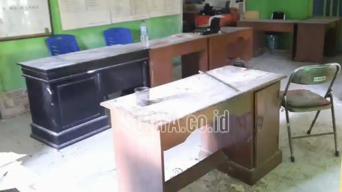 Balai Desa di Tuban Dirusak Gara-gara Perselingkuhan, S Selingkuh saat Istri Kerja di Kalimantan