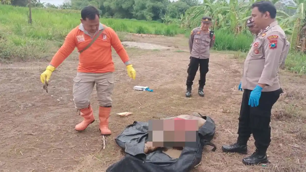 Jasad Pria Tanpa Identitas Mengapung di Sungai Brantas Kediri
