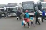 Warga Mudik ke Kampung Halaman Ditengah Maraknya Pandemi Covid-19