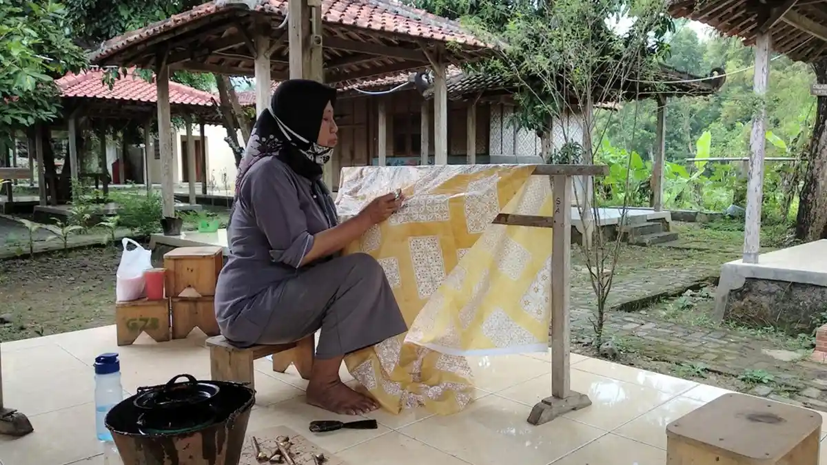 Belajar Batik Khas Yogyakarta di Kampung Batik Giriloyo Bantul