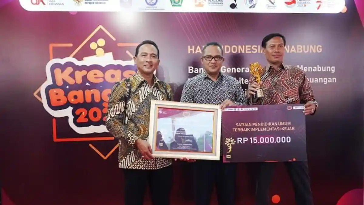 Sukses Dukung Program Kejar, Bank BPD DIY dan SMKN 1 Wonosari Dapat Penghargaan dari OJK