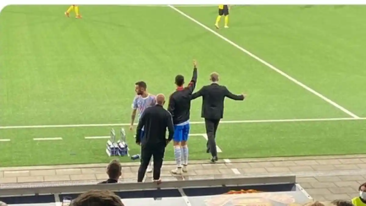 AKSI Cristiano Ronaldo Bak Pelatih Dicibir Legenda MU, tapi Lantaran CR7 Dimaklumi
