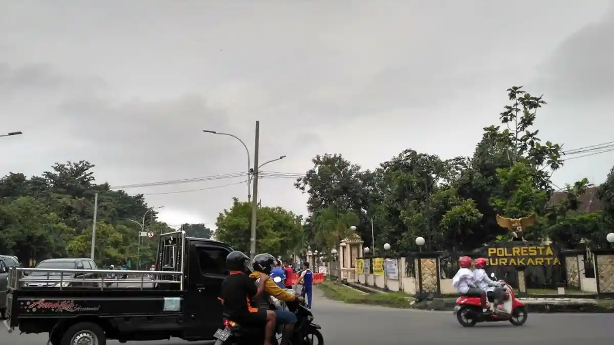 Kota Solo Terpantau Mendung Pagi Hari Ini, BPBD Imbau Warga Tetap Waspada Cuaca Ekstrem