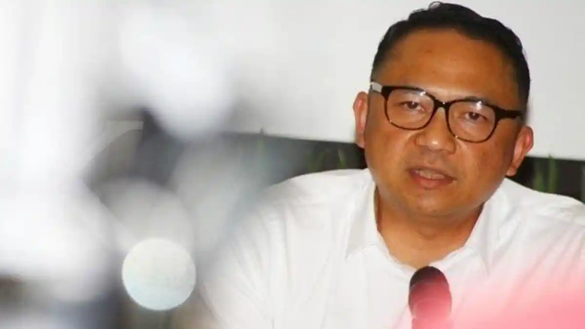Pramugari 'Selir' Ari Askhara Ternyata Gemar Gantungkan Foto Eks Dirut Garuda di Belakang ID Cardnya