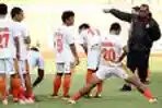 Iwan Setiawan Berikan Instruksi Tim Persija