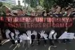 Tuntut 12 Mei Sebagai Hari Reformasi