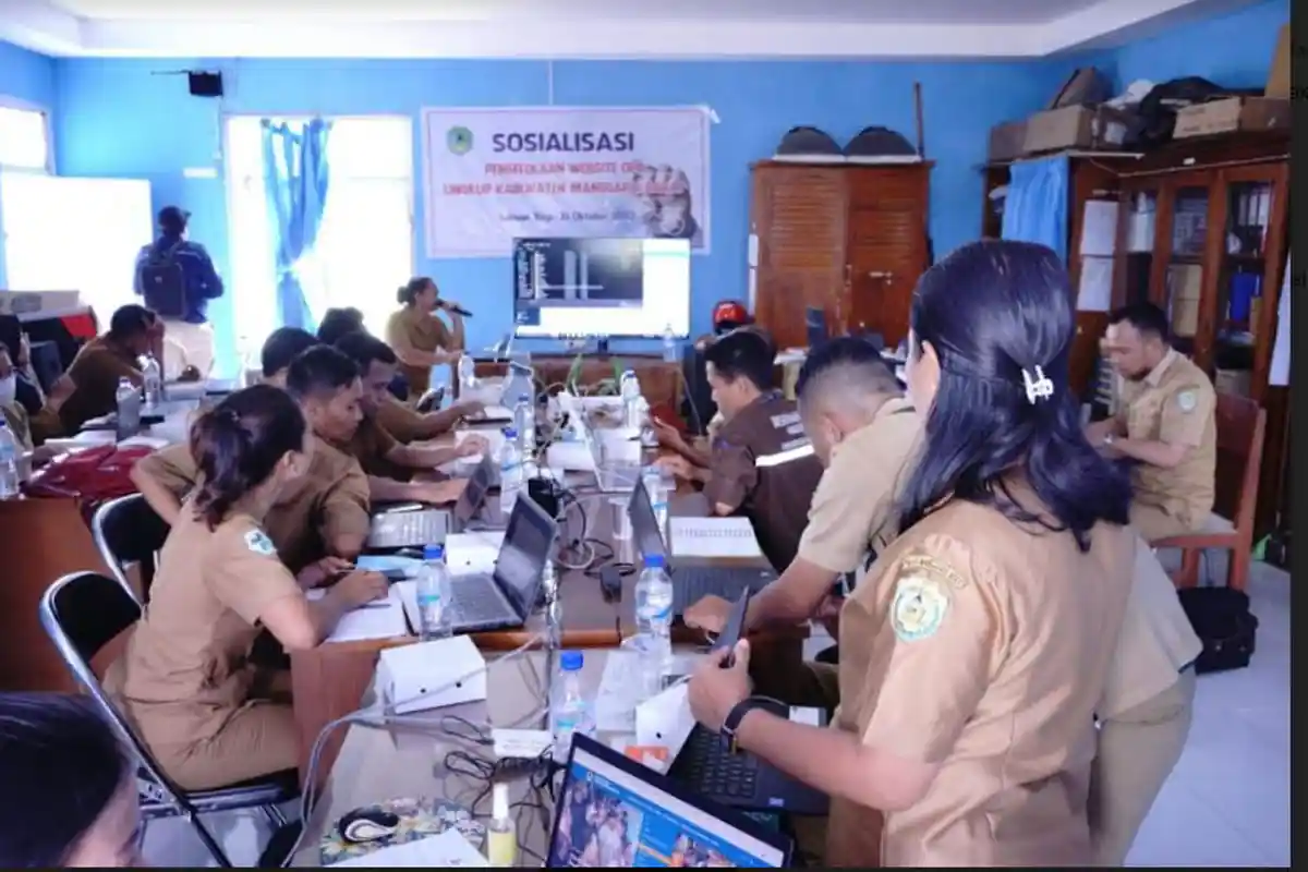 Dinas Kominfo Manggarai Barat Latih Admin OPD Kelola Website