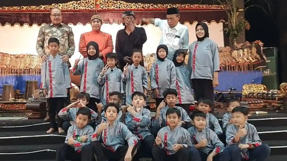 Uri-uri Budaya Jawa, Kelompok Karawitan Bocah Tampilkan Kreasi Lagu dan Tari di Gedung RRI Semarang