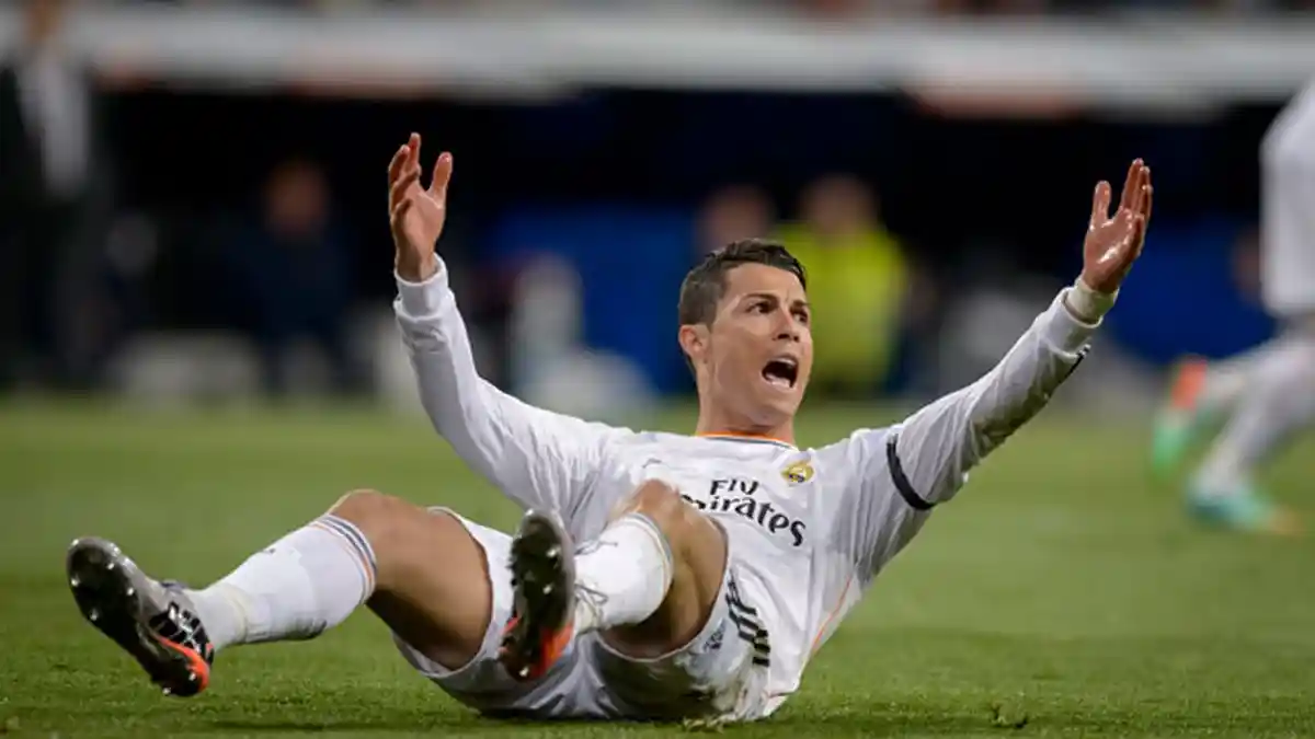 Sanksi Menanti Cristiano Ronaldo dan Sergio Ramos Atas Kritik Mereka ke Wasit