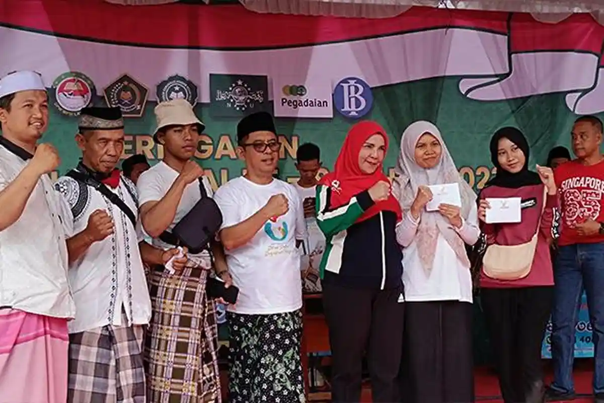 Wali Kota Bandar Lampung Bagi-bagi Beasiswa Kuliah dan Umrah di Hari Santri 2023