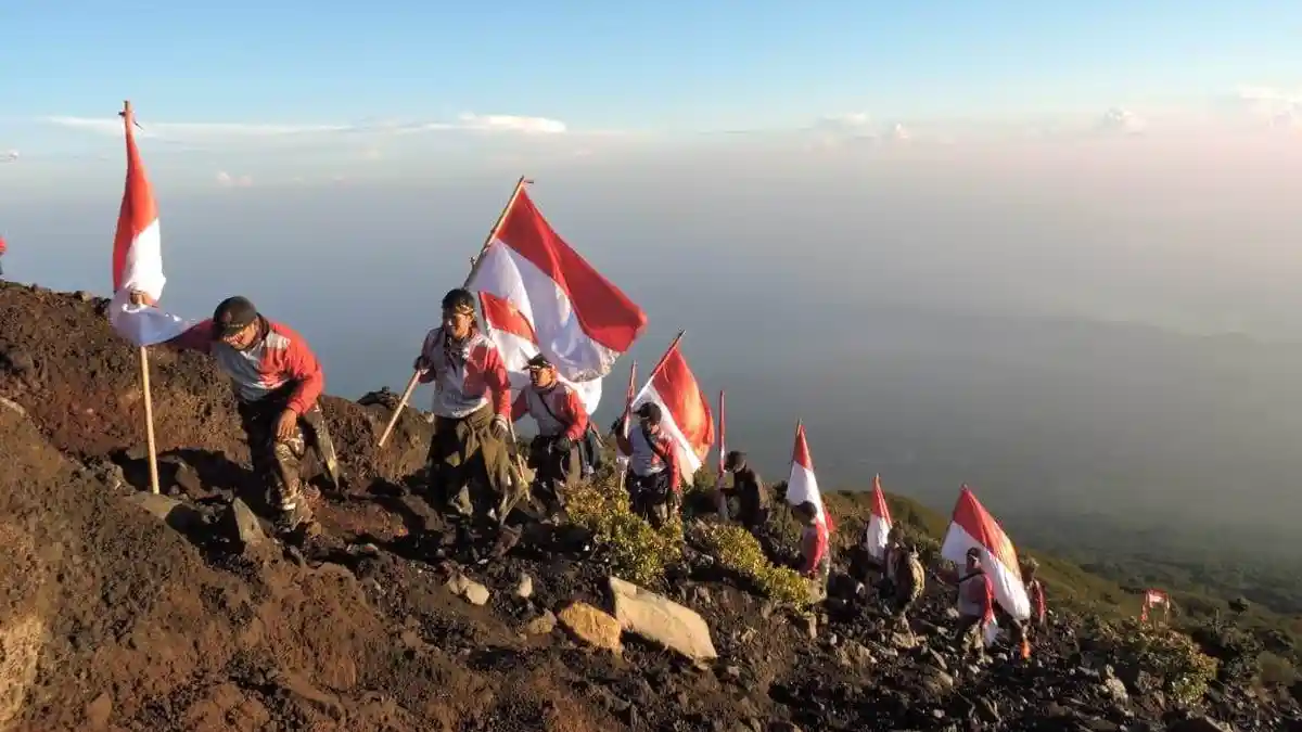 Jalur Pendakian Gunung Slamet Telah Dibuka, Pendaki Luar Jateng Wajib Bawa Hasil Rapid Test Antigen