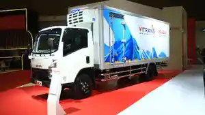 Peluncuran-Isuzu-ELF-Refrigerator.jpg