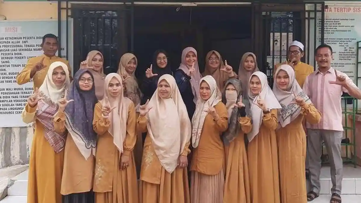22 GTK SLB Baitul Ilmi Meureudu Pidie Jaya Dilatih Teknik Hipnoterapi oleh Psikolog Psikodista