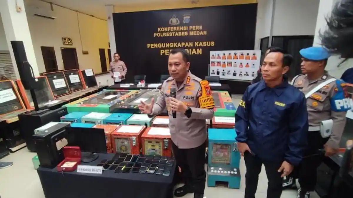 Polrestabes Medan Tangkap 62 Orang Jaringan Perjudian, Puluhan Mesin Judi Disita