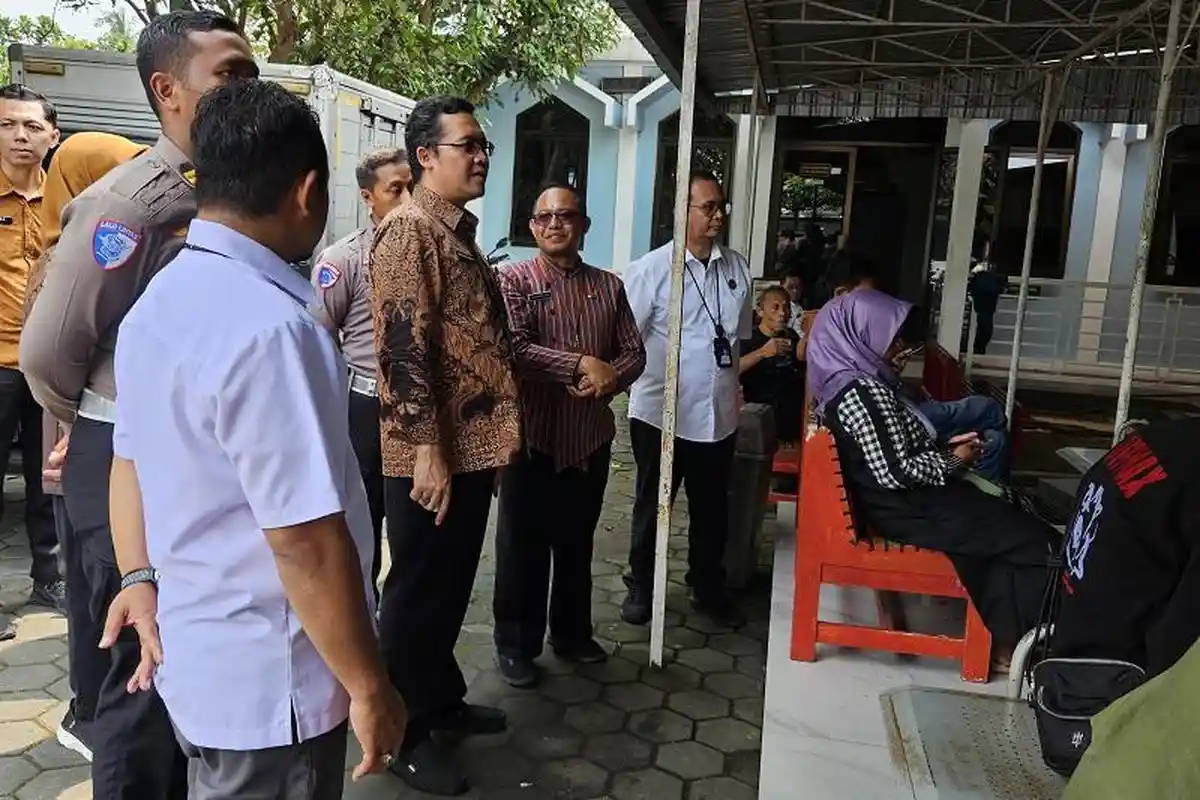 Program Pemutihan Pajak Diserbu Warga Magelang, Bupati Grengseng Pamuji Sidak Samsat