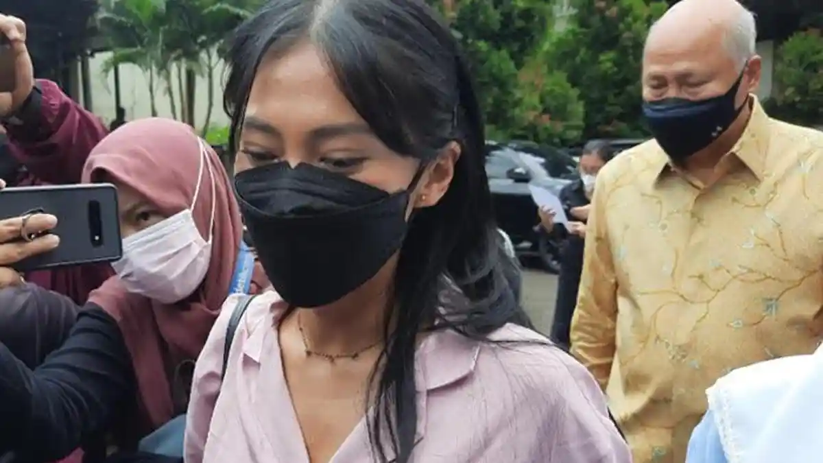 Tyna Kanna Hadiri Sidang Perdana Cerai, Menantu Lydia Kandou Minta Doa, Kemana Kenang Mirdad?