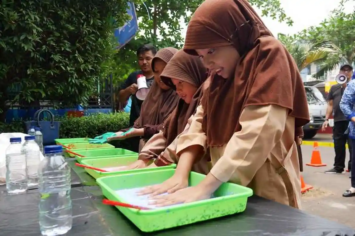 Kebiasaan Mencuci Tangan Bisa Membantu Pencegahan Wabah Pneumonia Seperti yang Terjadi di Wuhan Cina