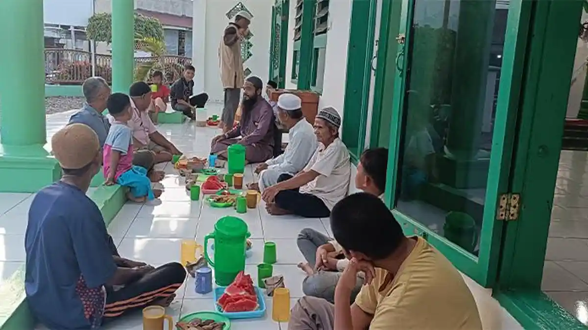 Ramadan 2026, Masjid Al Azhar Lawe Loning Sediakan Takjil Gratis untuk ...