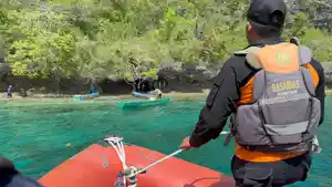 Pencarian-warga-Buton-Tengah-Sulawesi-Tenggara-jatuh-ke-laut-saat-memancing-oleh-Basarnas.jpg