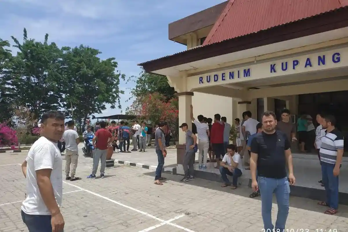 Keluhan Imigran, dari Anak Tak Sekolah Hingga Uang Bulanan