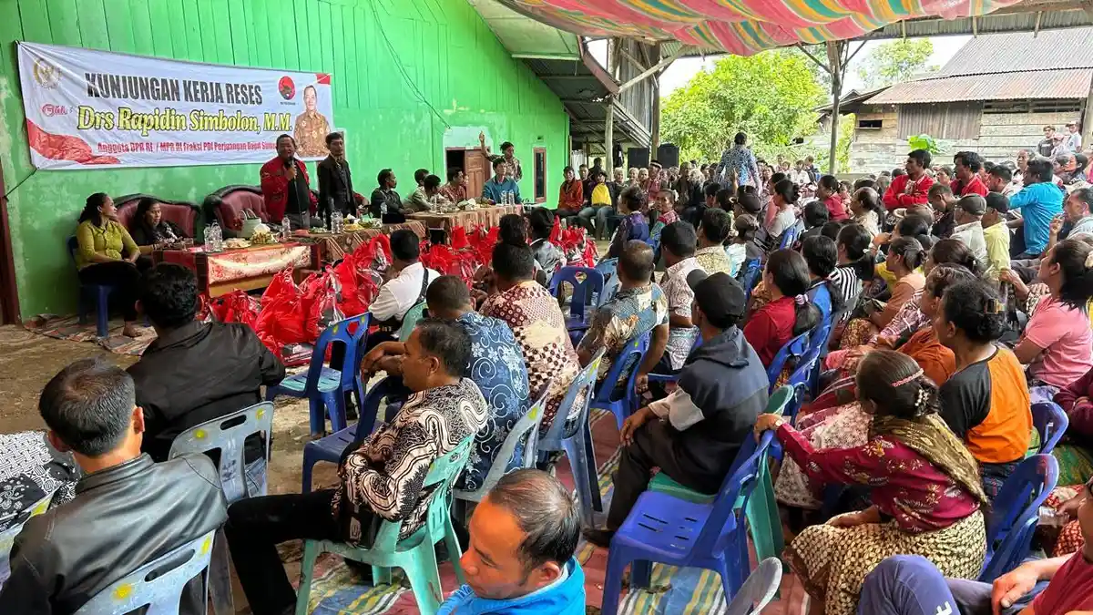 Jauh di Pelosok Toba, Ketua PDIP Sumut Temui Warga Sibuntuon Kawal Sengketa Hutan & Perbaikan Jalan