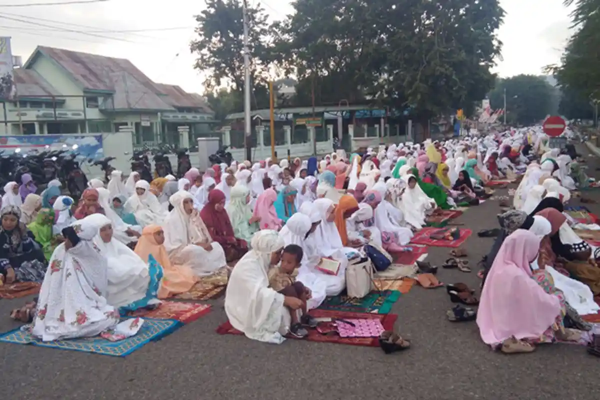 Bacaan Diantara Takbir Dalam Sholat Idul Fitri, Tata Cara Sholat Ied Idul Fitri yang Benar