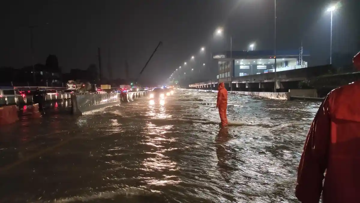 Ini Titik Banjir di Tol Tangerang–Merak yang Sempat Ganggu Arus Kendaraan ke Jakarta