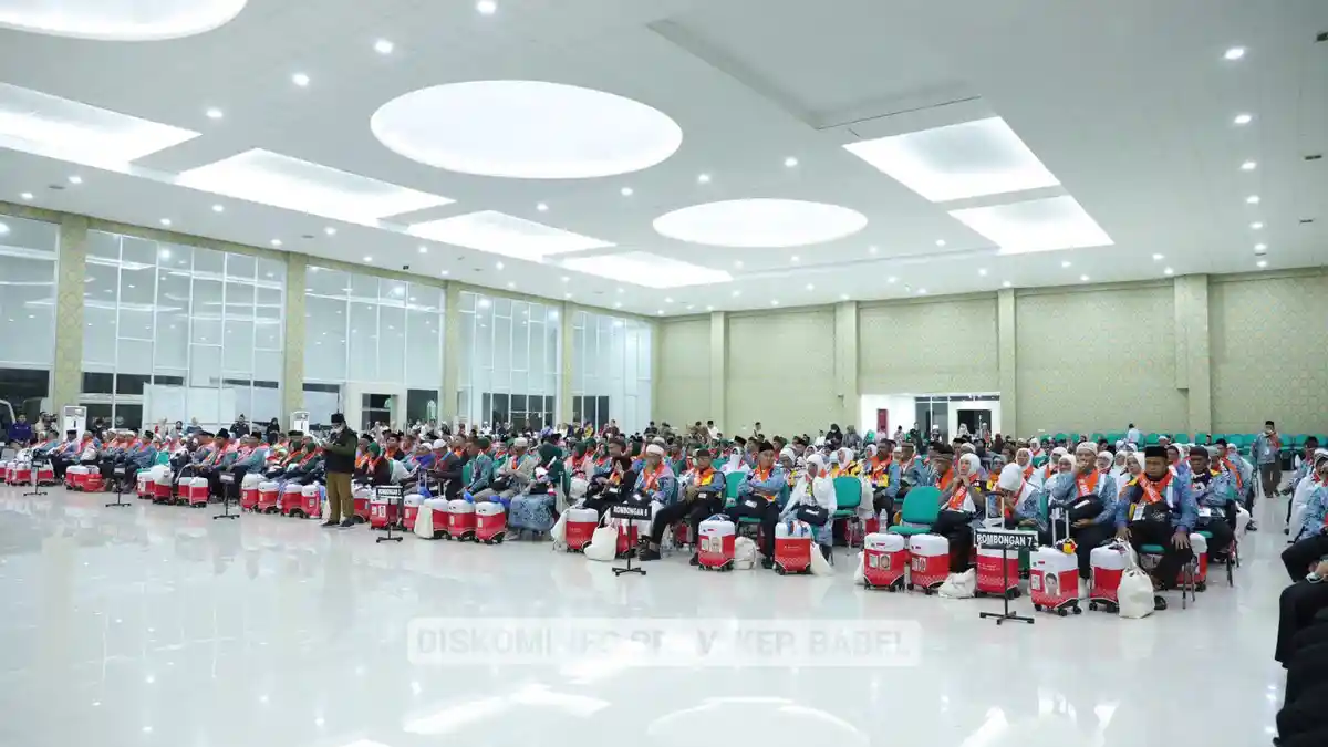 Lepas Calon Jemaah Haji Babel Kloter 8, Pj Gubernur Suganda Pesankan Lebih Sabar dan Tenang