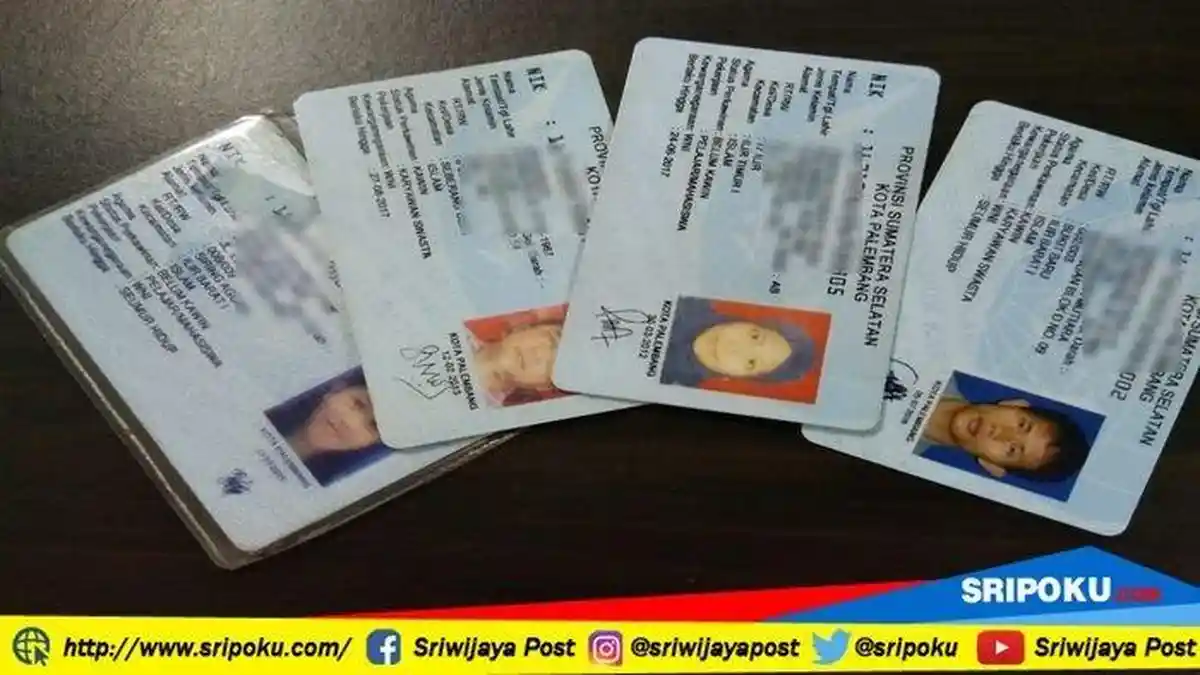 Penjelasan Dukcapil Soal Alasan Beda Warna Latar Belakang Foto di KTP