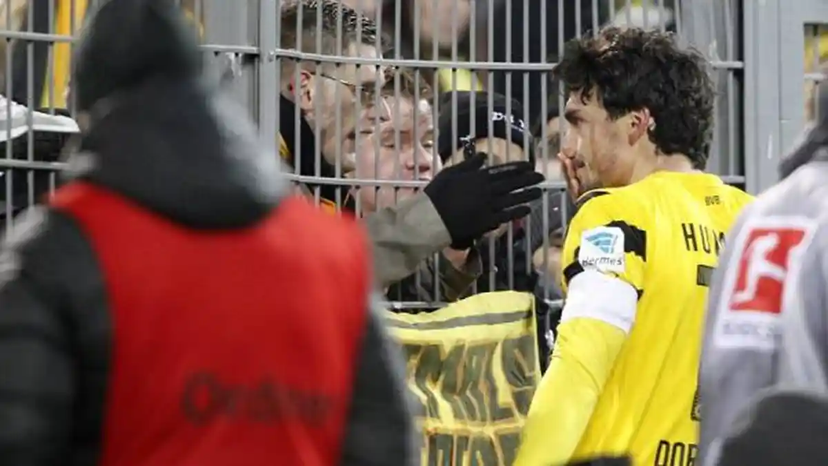 MU Masukkan Tawaran 30 Juta Euro untuk Mats Hummels