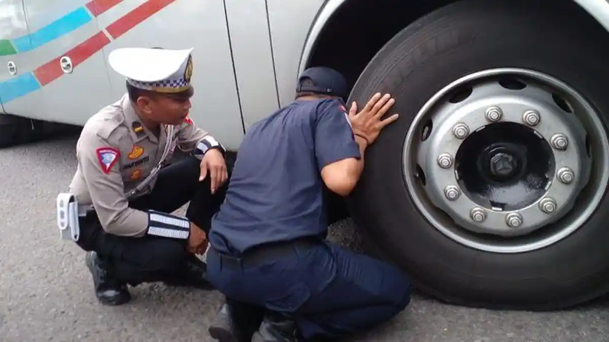 Pemeriksaan Bus di Terminal Ciamis Jelang Arus Mudik, Hanya Dua yang Aman Administrasi dan Teknis
