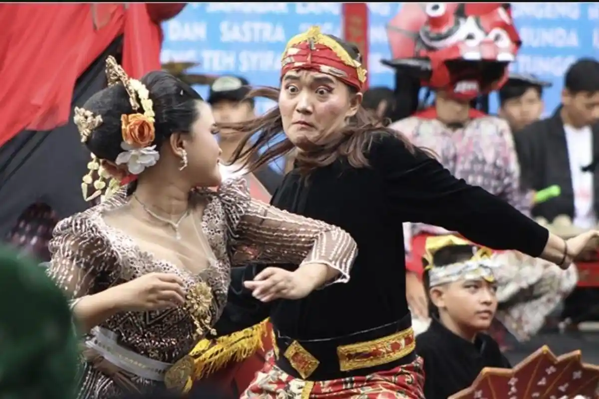 Sekolah Seni Rakyat Longser: Dari Saung ke Kelas Model Edu Tourism yang Aman, Lucu, dan Berdaya