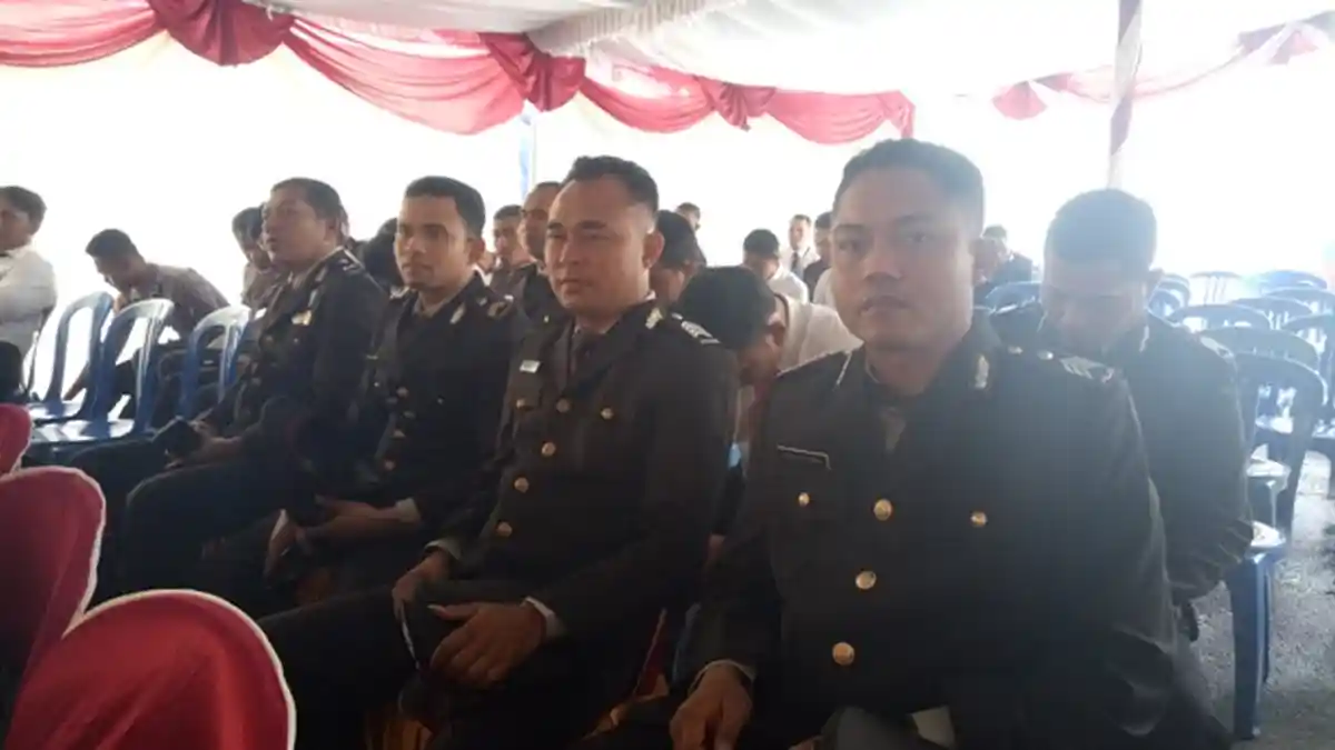 Polres Ngada Adakan Acara Syukuran Sederhana Di Halaman Mapolres