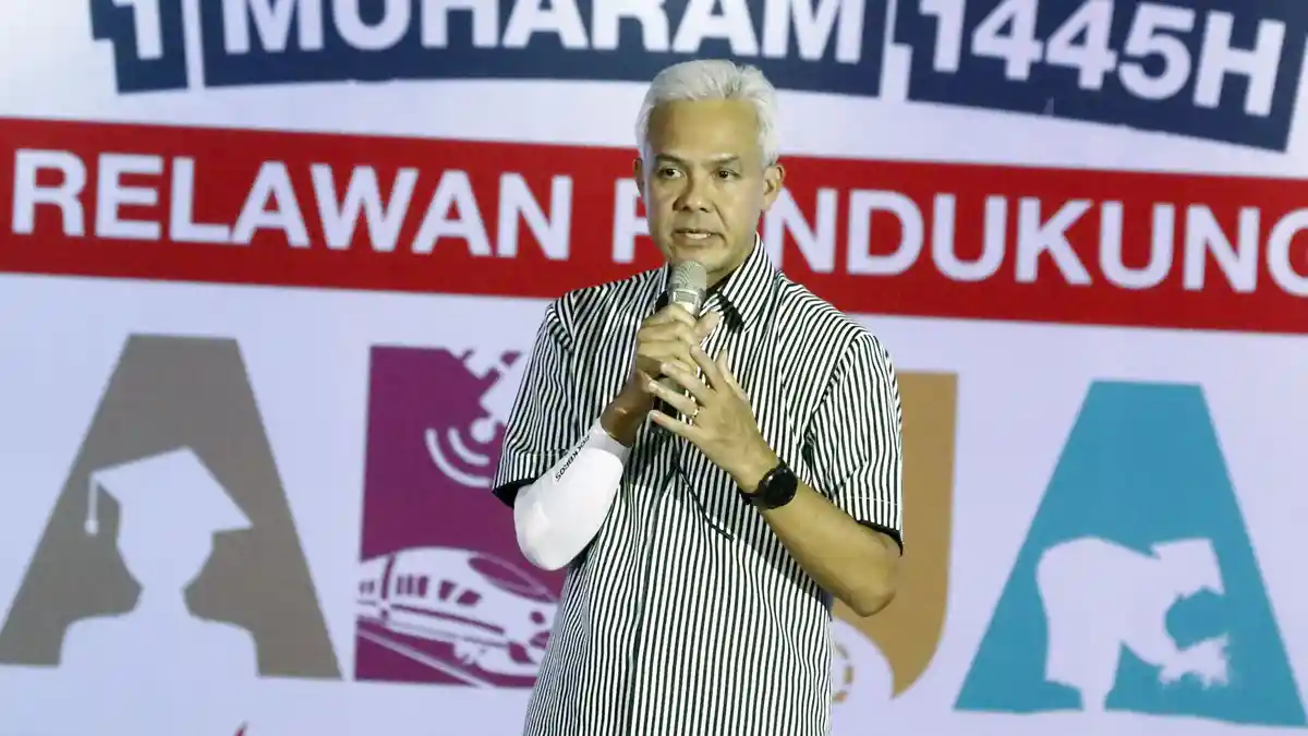PPP Sebut Presiden Jokowi Begitu Sayang Ke Ganjar, Urusan Branding Kemeja Turut Diperhatikan
