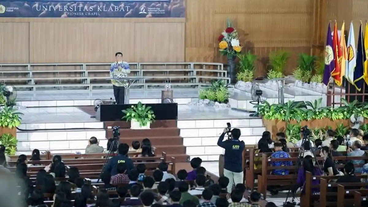 Bangkitkan Semangat Mahasiswa Unklab, Gubernur YSK: Jadilah Generasi ...