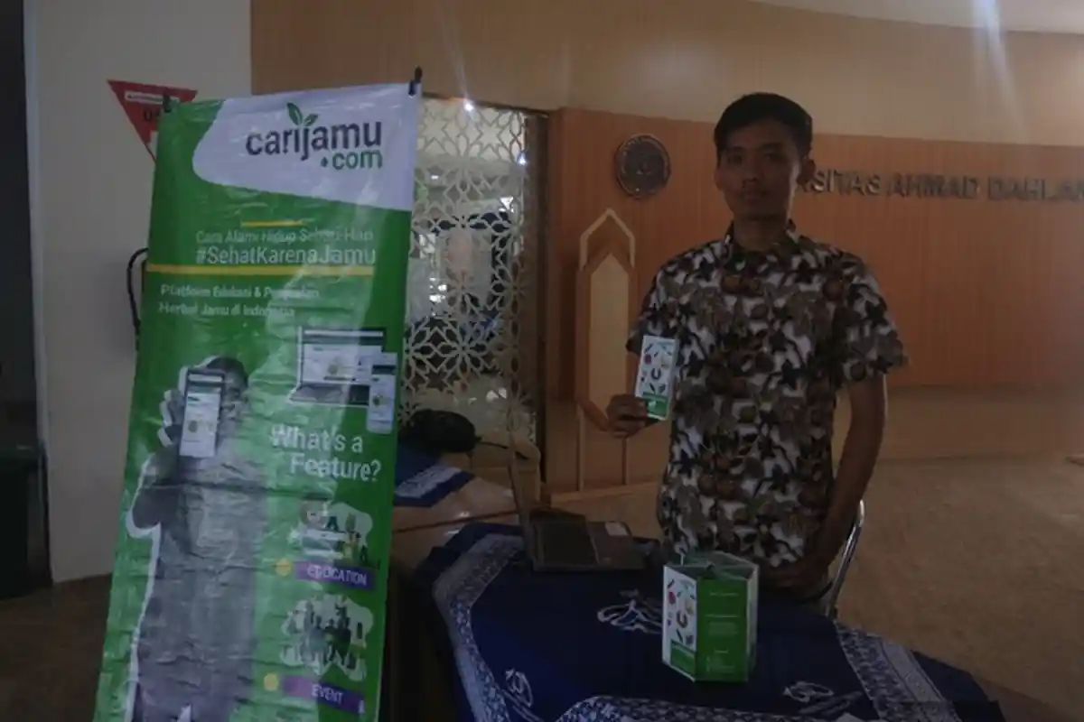 Mahasiswa UAD Yogyakarta Kembangkan Platform Carijamu untuk Membranding Jamu Indonesia