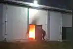 Gudang Penyimpanan Kulit Kopi Situbondo Terbakar, Security Sempat Kewalahan Padamkan Api Pakai APAR