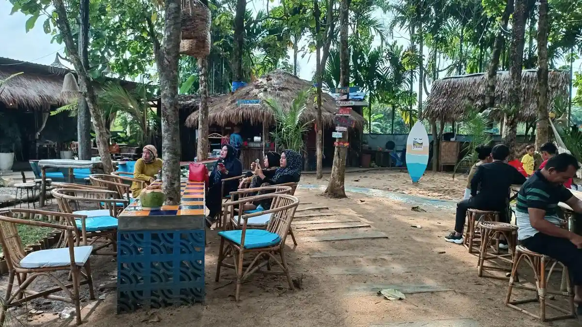 Tenank Caffe, Tempat Nongkrong di Medan dengan Konsep Ala Pantai